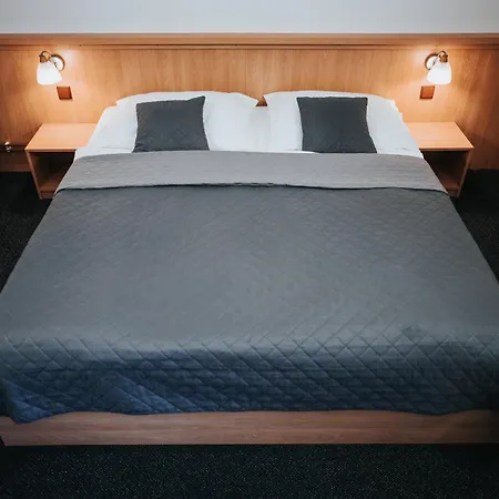 Centrum 3*